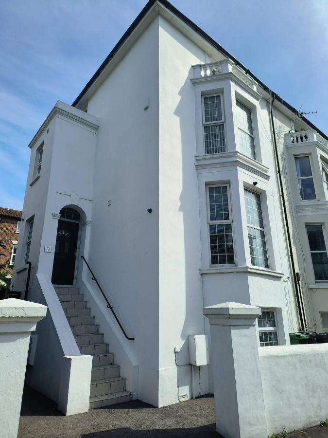 Southsea Historic Gem - Elegant Apartments Portsmouth Exterior photo